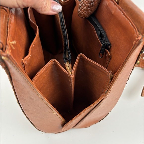 Crossbody purse basket weave pattern brown shoulder strap-10x9x4 - Picture 8 of 10